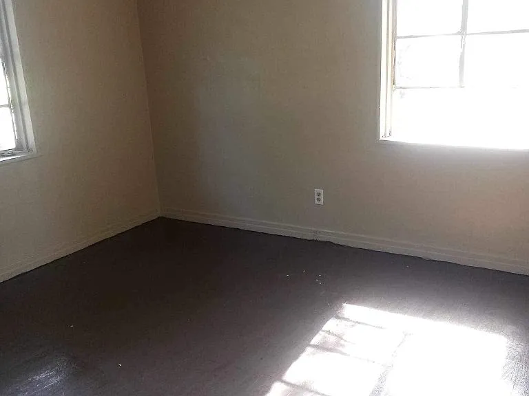 1048 Winn St #1 — Photo 4