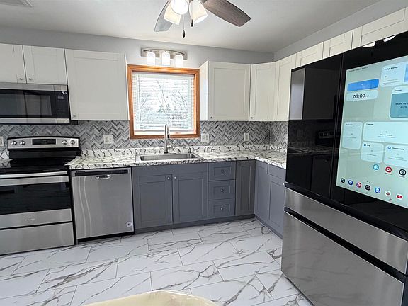 5th image of 1710 Violet Ln