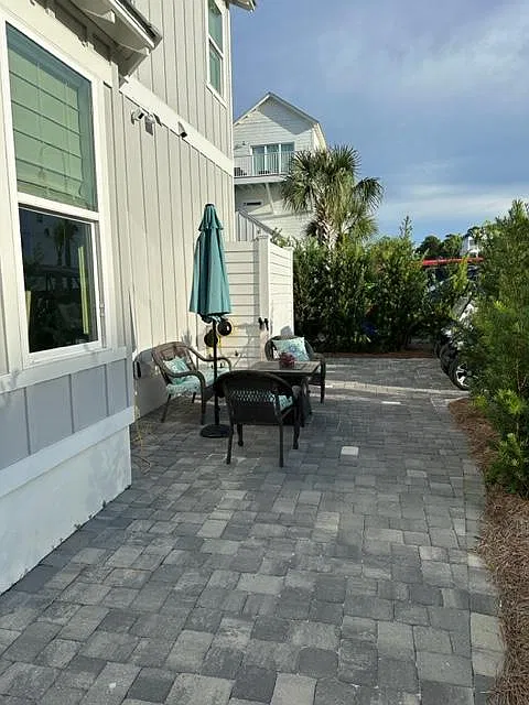3 bed, 2085 sqft, $3,200 — Photo 2