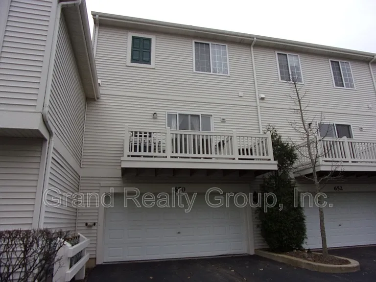 652 S Rosehall Ln — Photo 19