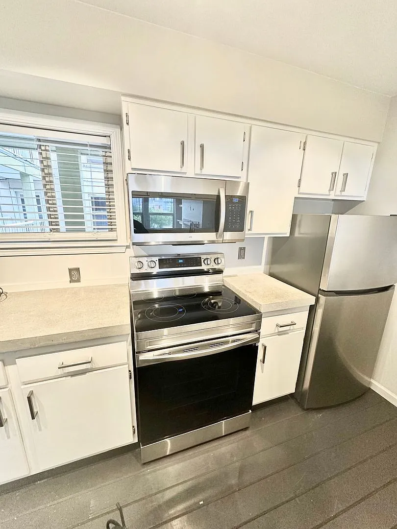 Photo 2 of 19 - 506 E Howell St #W303 - Seattle, WA Building Photo - 506 E Howell St #W303