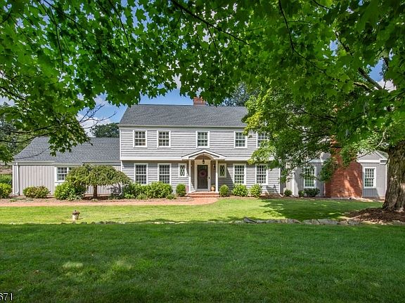 2nd image of 5 Scarlet Oak Rd