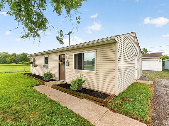 3rd image of 5471 Sedalia Dr