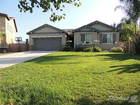 048-513326 Front Lawn