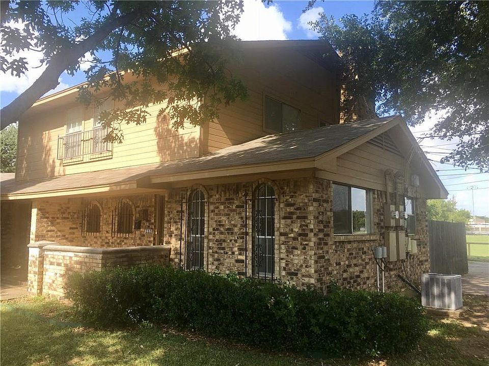 1st image of 222 Brownwood Ct