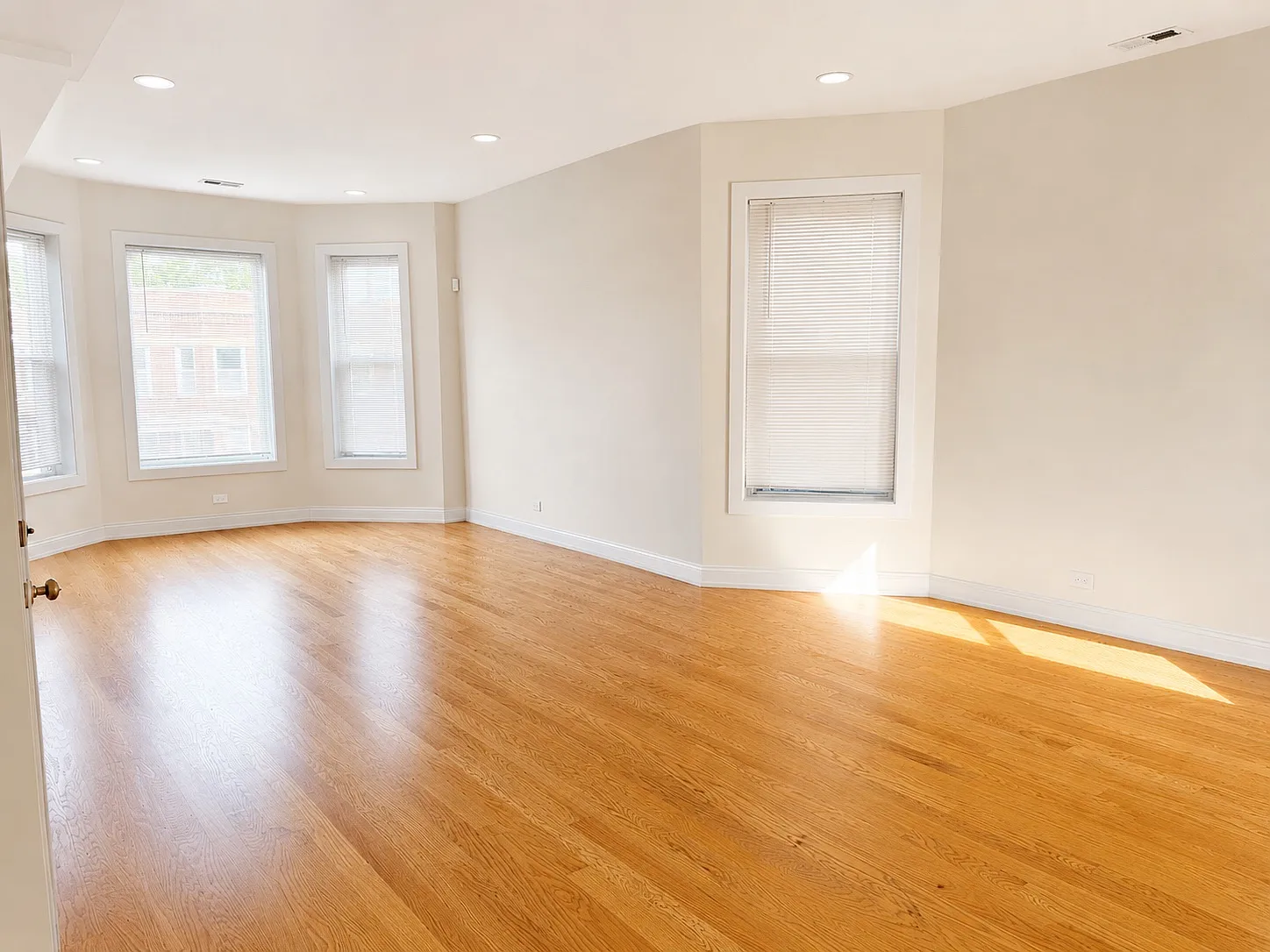 7344 S Blackstone Ave — Photo 2
