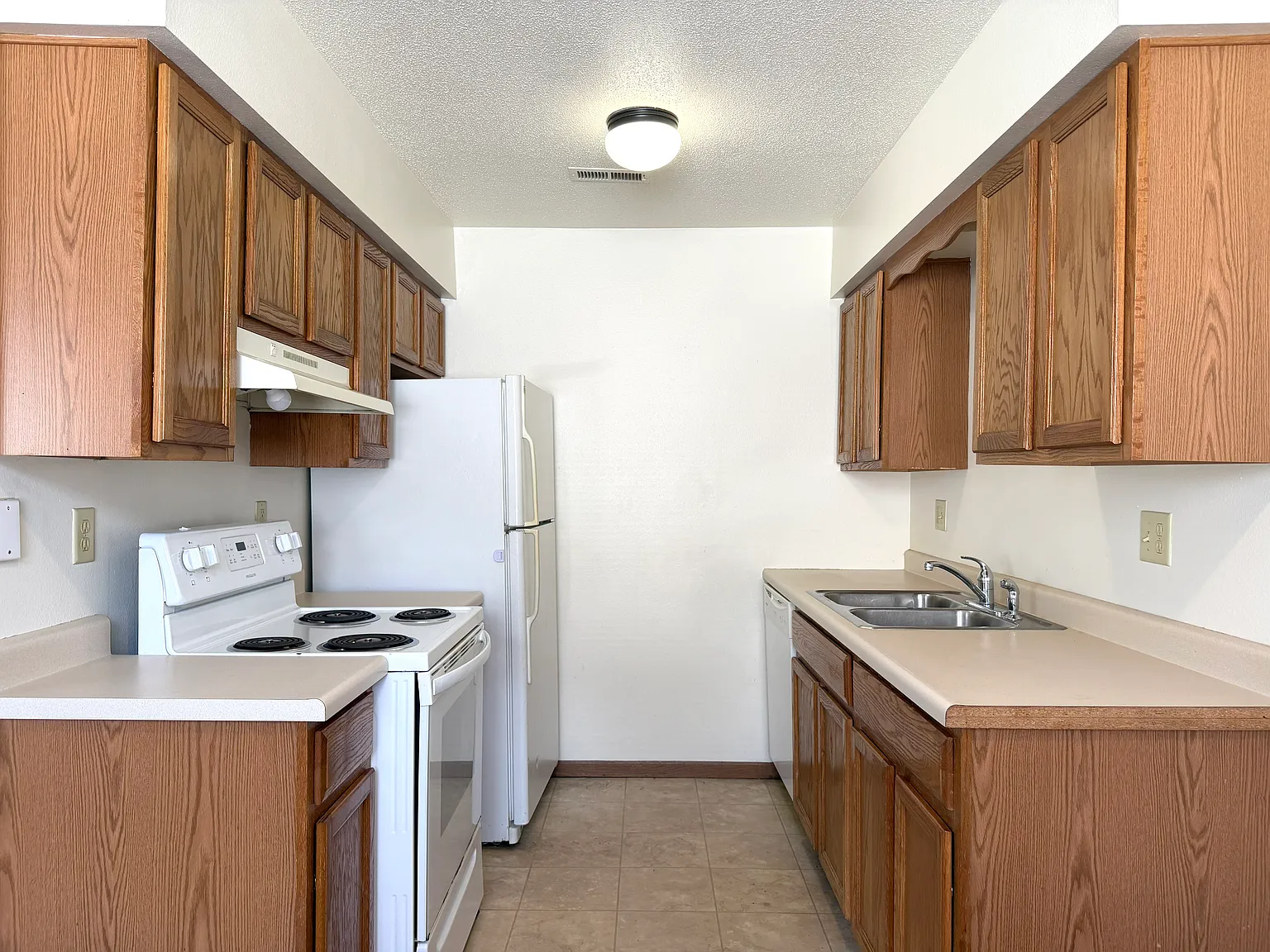 2 bed, 800 sqft, $830 — Photo 2