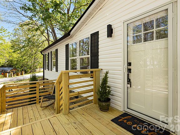 3rd image of 4 Woodscape Dr