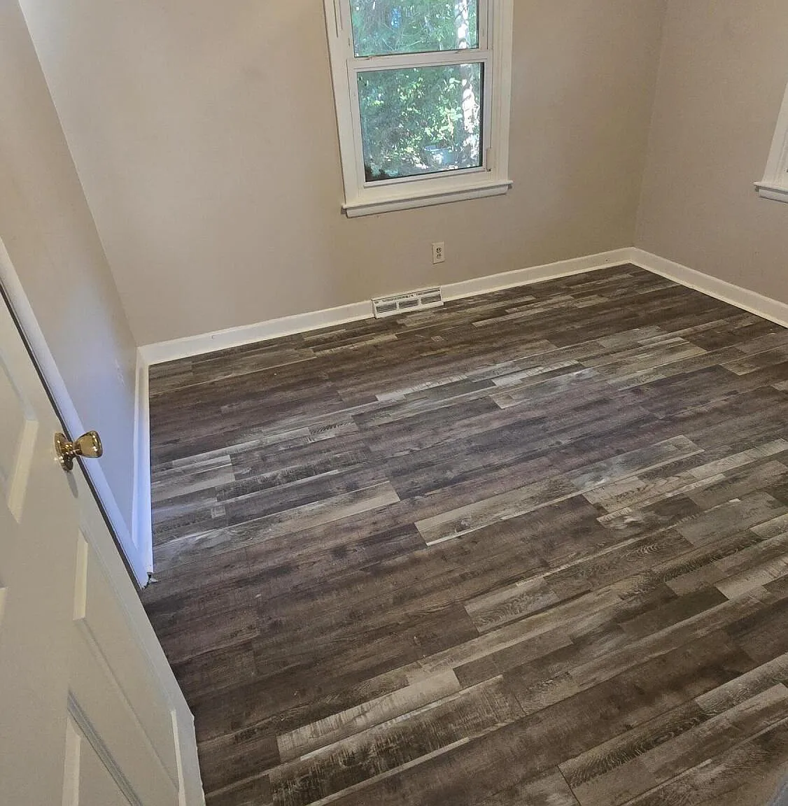 3 bed, 1.0 bath, $1,450 — Photo 3
