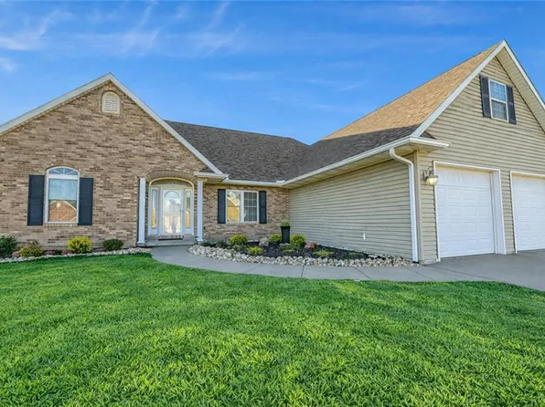 1902 Walton Bnd, Maryville, MO 64468