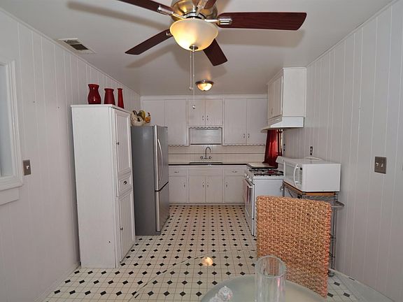 4th image of 3888 N Channing Ave