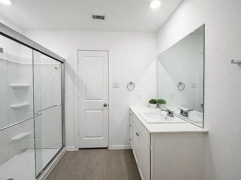 15679 Plum Brook Dr — Photo 5