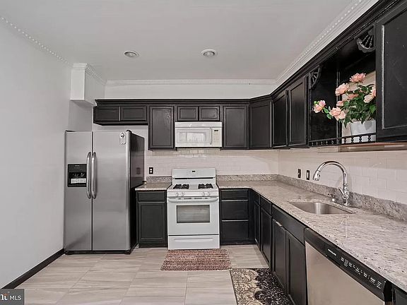 4th image of 2509 Salmon St Unit 100