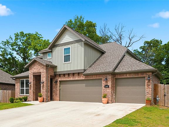 2nd image of 3802 SW Pinecrest Dr
