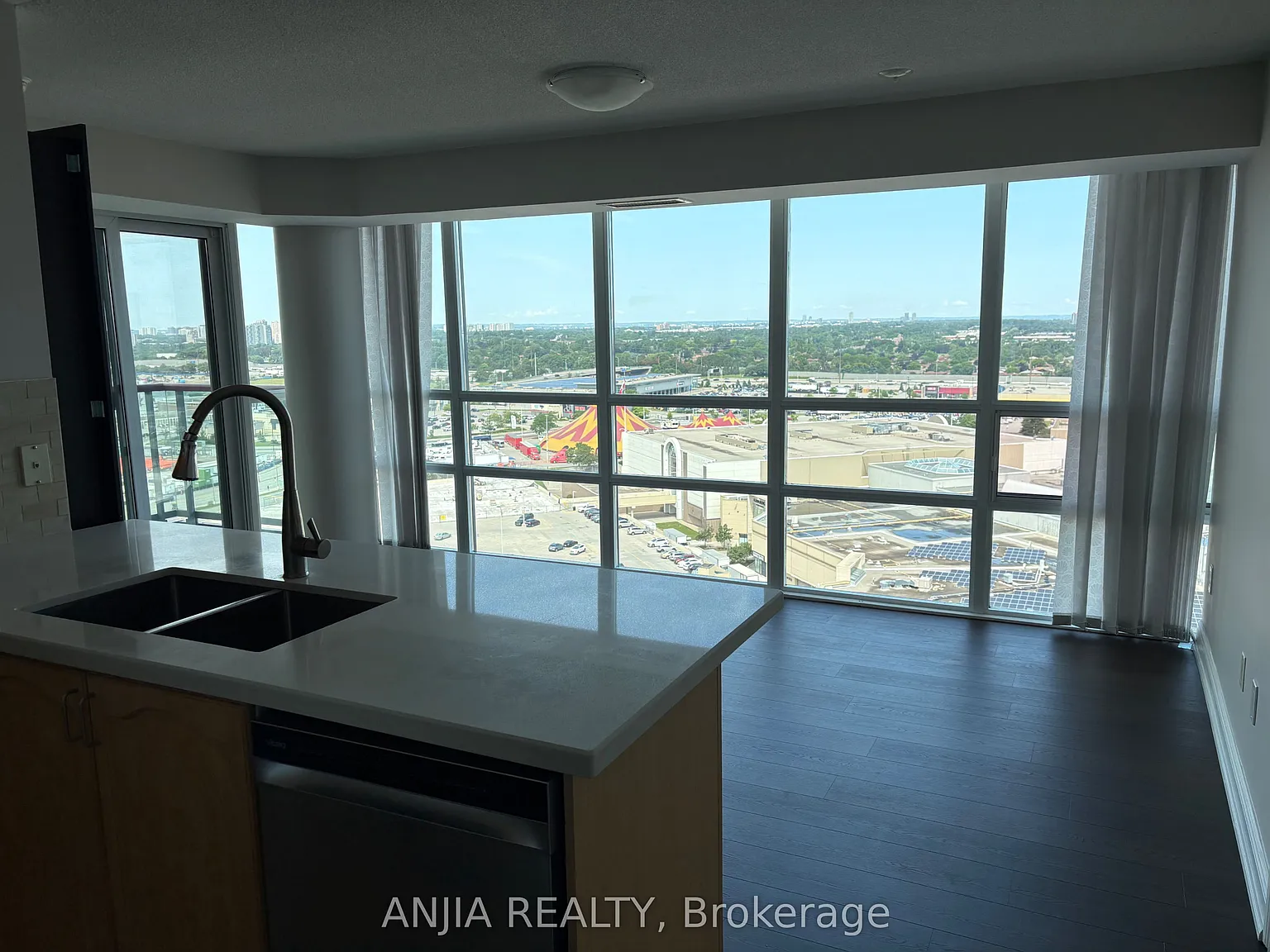 2 bed, $2,900 — Photo 2