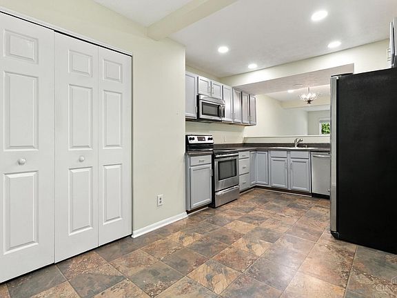 5th image of 7576 Lake Pointe