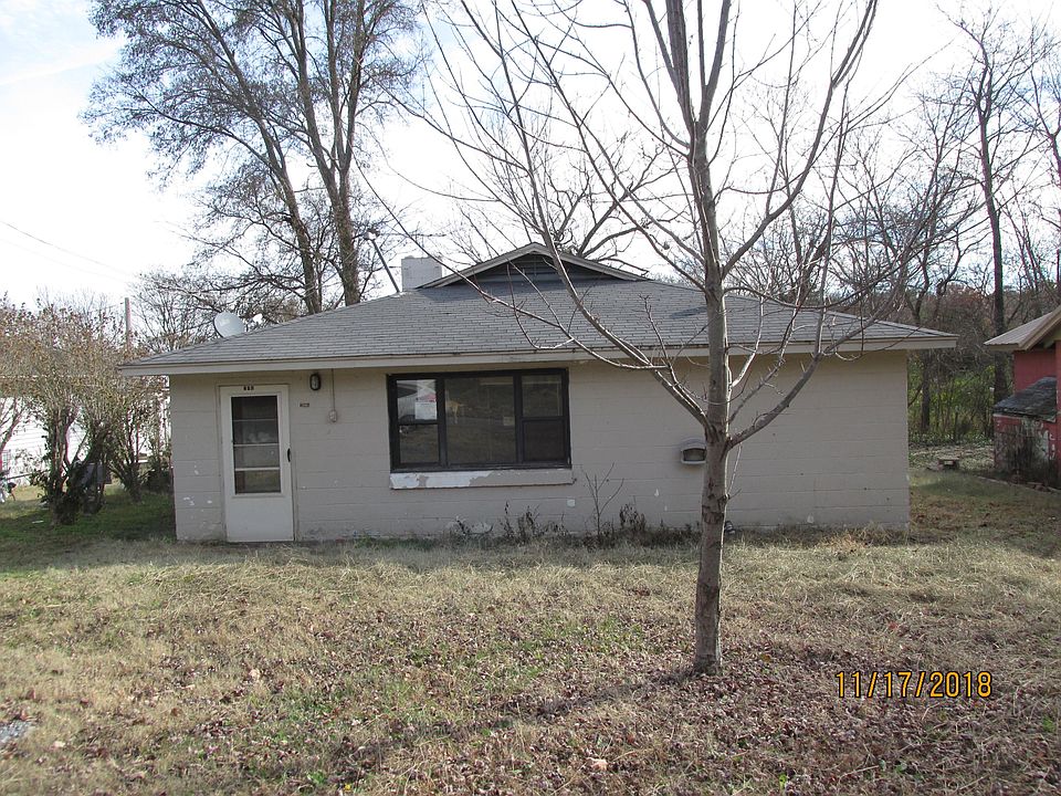 1st image of 204 N Chouteau Ave