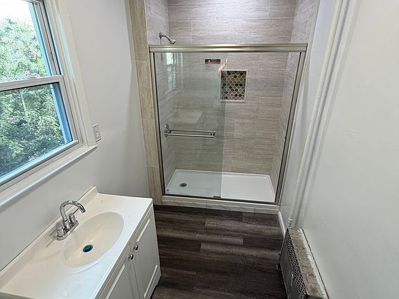 5th image of 22 Kossuth St #1