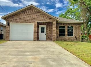 1417 Hemphill St, Greenville, TX 75401
