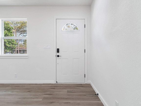 5th image of 3503 Gatewood Dr
