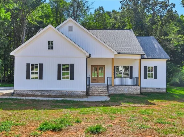 1541 Creek Bed Rd, Kernersville, NC 27284