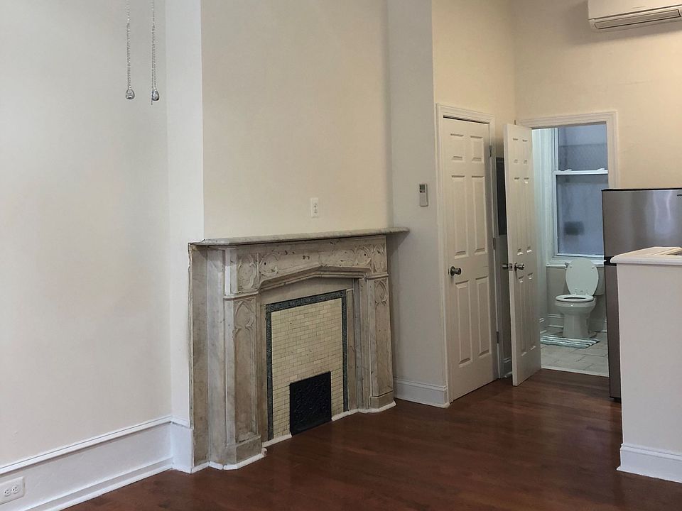 Unit 1F Studio $1195 For a Oct move in.
