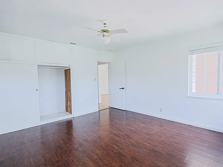 9381 Nichols Dr — Photo 16