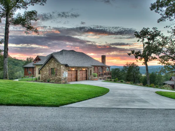 71 Lodge Cir, Galena, MO 65656