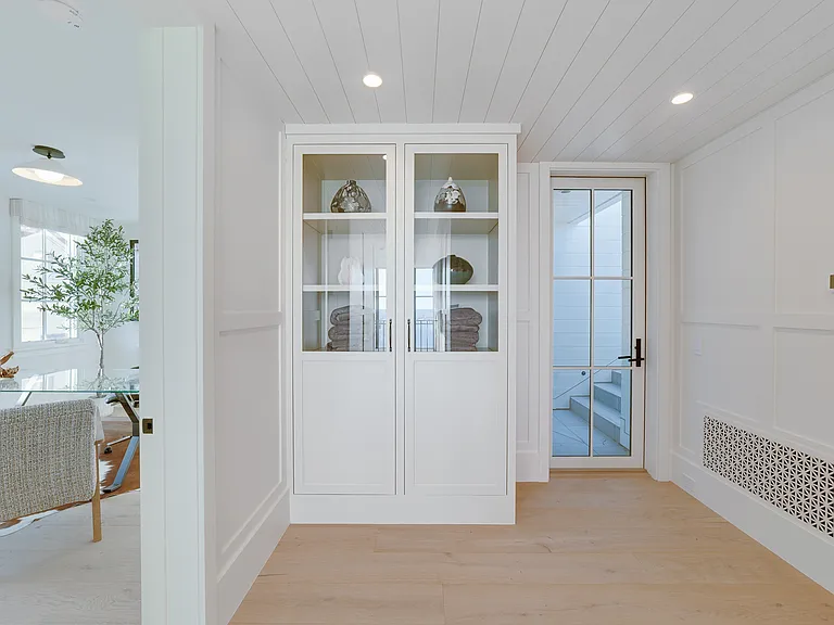 2820 Bayview — Photo 30