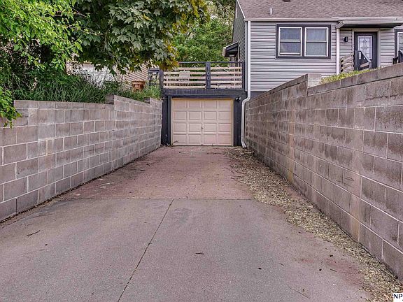 2nd image of 1001 Bert Murphy Blvd