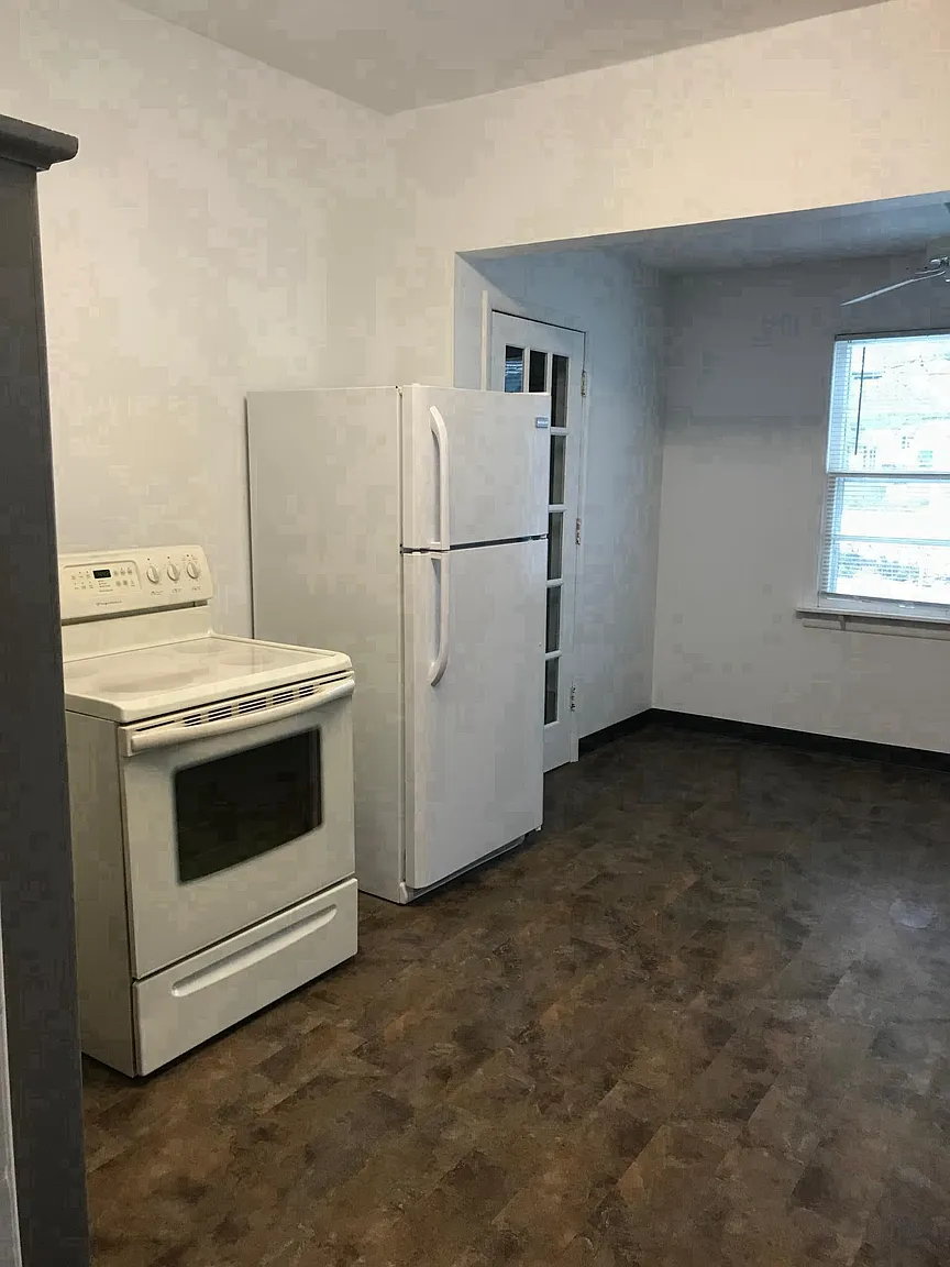 314 E 13th St photo 1