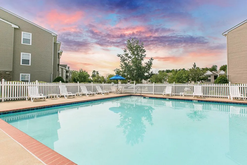 Summerdale Apartments — Photo 1