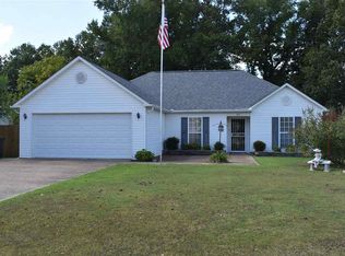 119 Woods Edge Dr, Jackson, TN 38301