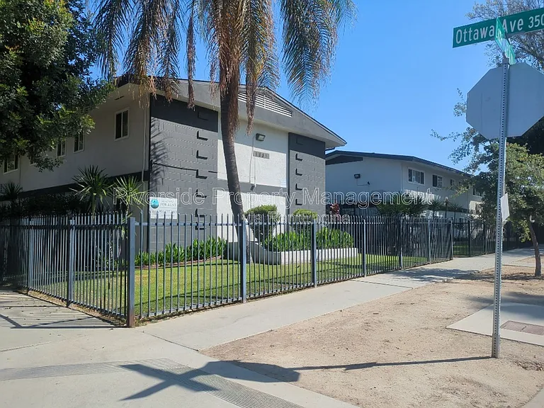 1881 Loma Vista St #8 — Photo 2