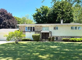 1720 Kaczmarek Dr, Essexville, MI 48732