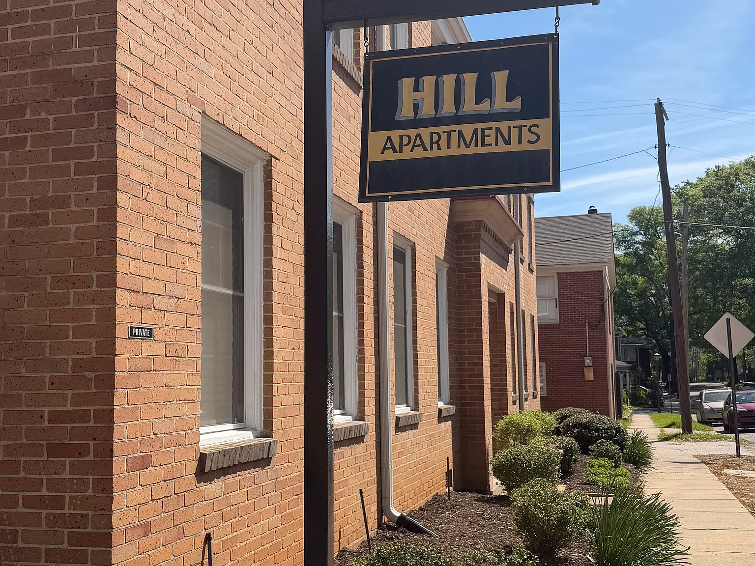 2 bed, 1000 sqft, $1,100 — Photo 2