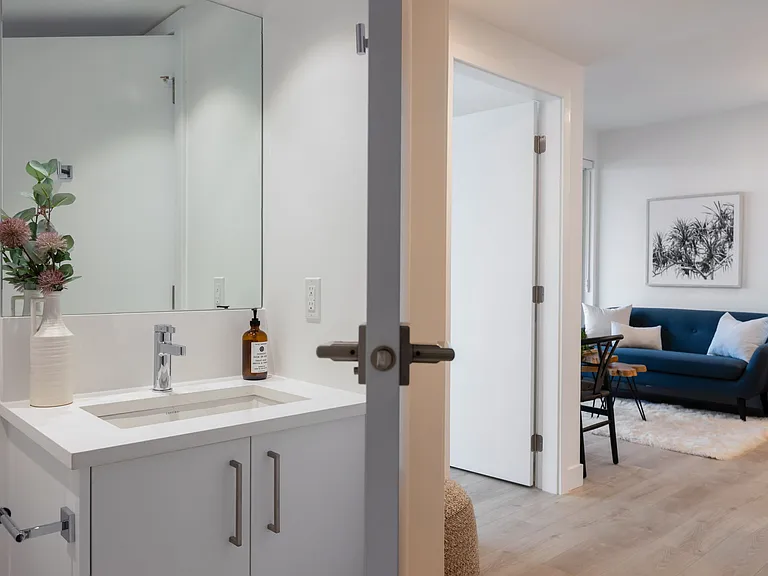 133 E 4th St #102 — Photo 7
