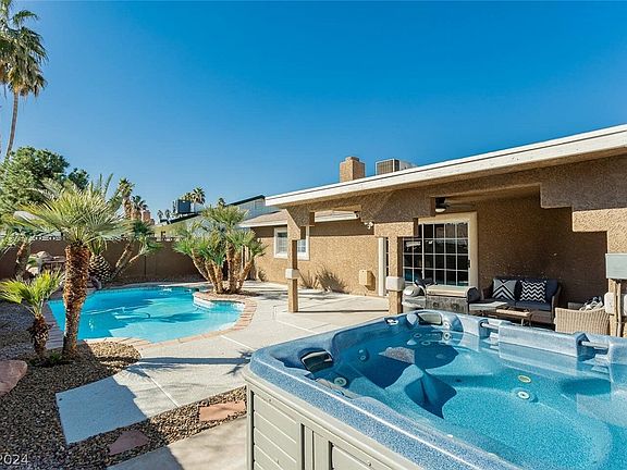 2nd image of 2416 La Luna Dr