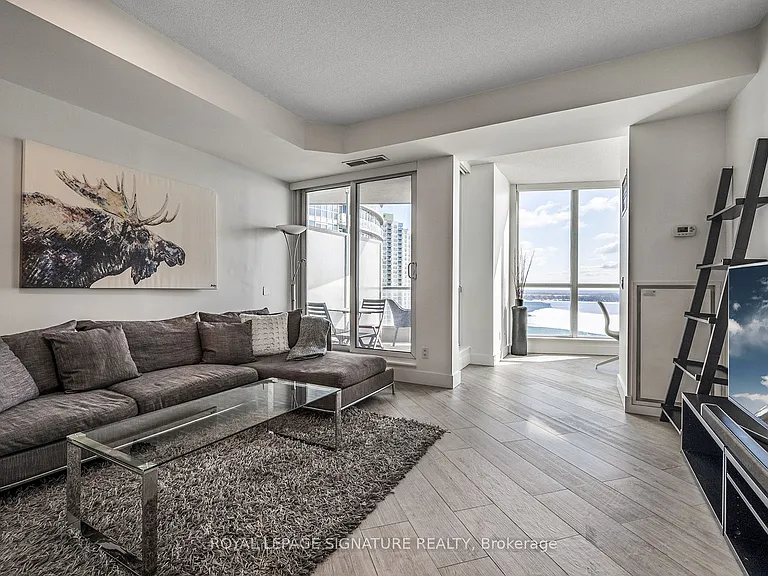 218 Queens Quay W #2303 — Photo 4