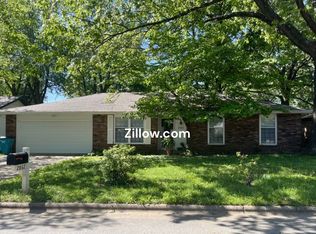 2862 E Eastwood St, Springfield, MO 65804