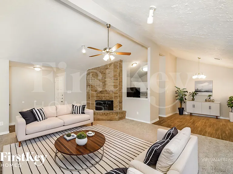 19903 Mountain Dale Dr — Photo 4
