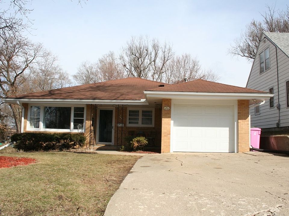1st image of 219 Cook Dr