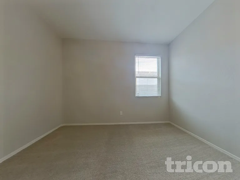 29964 W Mulberry Dr — Photo 11
