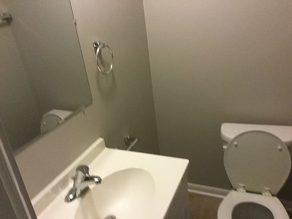 2nd image of 811 Blackhawk Dr
