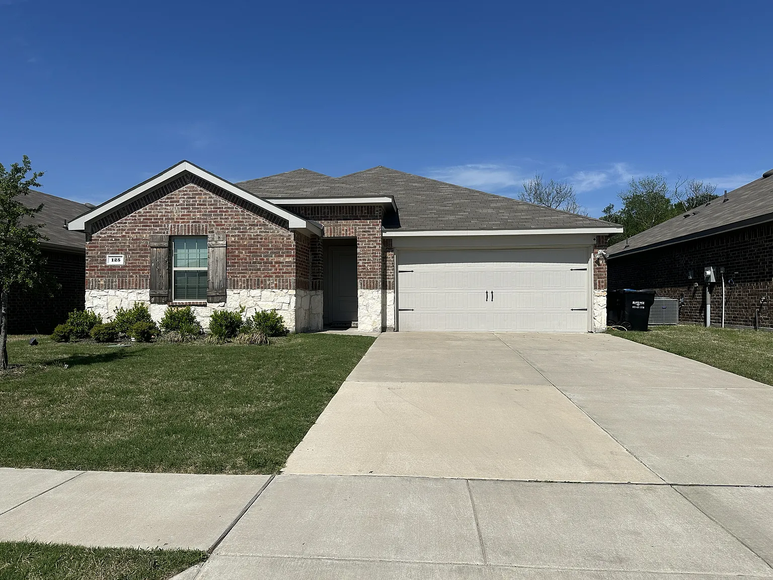4 bed, 1690 sqft, $2,100 — Photo 1