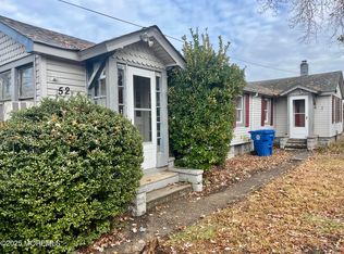 52 Shoreland Ter, Middletown, NJ 07748
