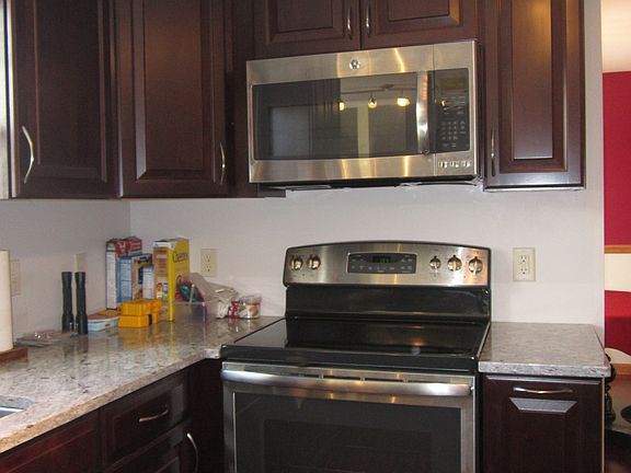 3rd image of 8661 Bayview Dr
