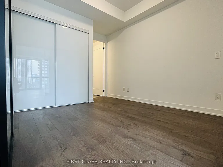 5 Defries St #817 — Photo 9