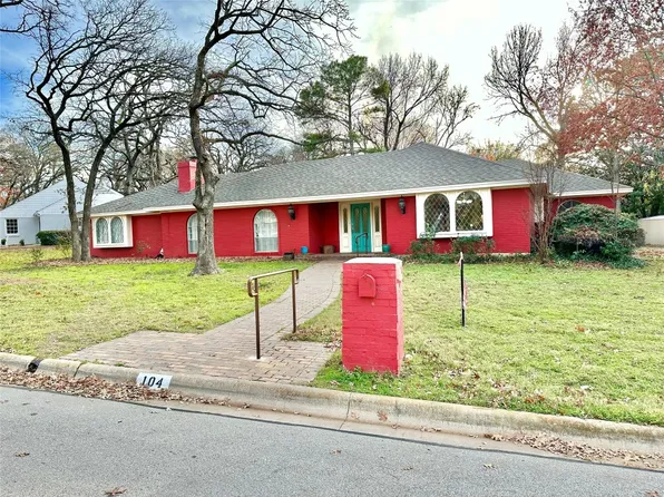 104 Ridgecrest Cir, Denton, TX 76205