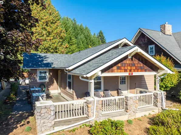 369 B St, Elkton, OR 97436